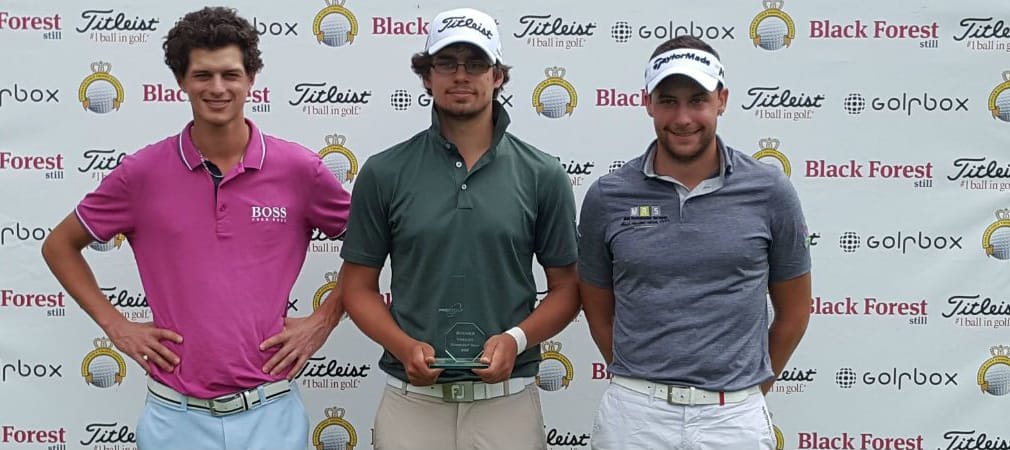 Hinrich Arkenau (mitte) mit dem Zweitplatzierten Kenny Subregis (links) und dem Dritten Antoine Schwartz. (Foto: Golf Post)