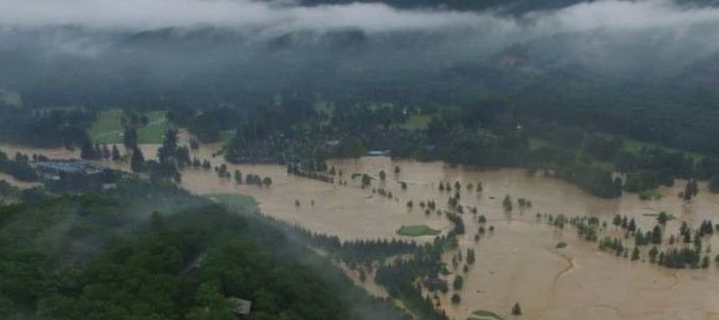 Wassermassen kennen keine Gnade: unerbittlich zog das feuchte Element eine Schneise der Zerstörung durch das Greenbrier Resort. (Foto: twitter.com/@GlobalGolfPost)
