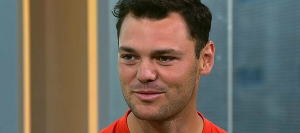 Martin Kaymer stellt im Olympia-Studio der ARD-Sportschau seine ersten Eindrücke aus Rio dar. (Foto: ARD)