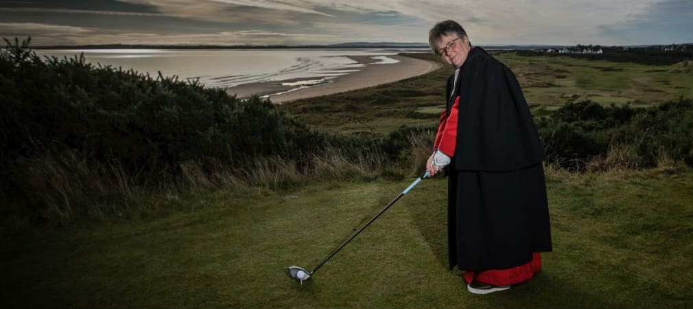 Susan Brown macht die Golfrunde zu einem