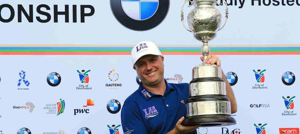 Nach 10 Jahren darf Graeme Storm bei der BMW SA Open endlich wieder eine Trophäe in der Hand halten. (Foto: Getty)