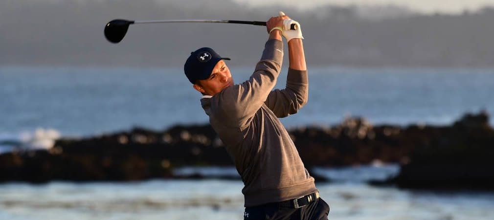 Mit deutlichem Abstand führt Jordan Spieth vor dem Finale des AT&T Pebble Beach Pro-Am. (Foto: Getty)