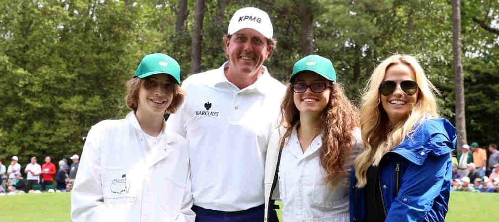 Phil Mickelson verpasst die US Open um bei der Abschlussfeier seiner Tochter dabei zu sein. (Foto: Getty)