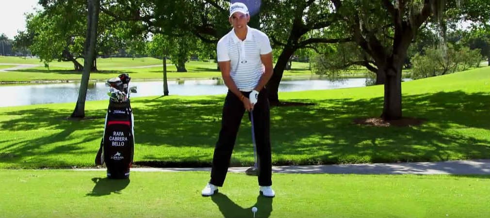 European-Tour-Spieler Rafael Cabrera Bello gibt bei der BMW Internatiponal Open in München eine Golf Clinic. (Foto: Youtube/Titleist)
