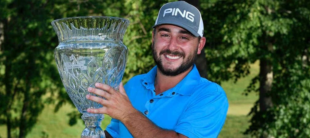 Da ist das Ding! Mit dem Sieg bei der Rust Oleum Championship sichert sich Stephan Jäger gleichzeitig die PGA-Tour-Karte. (Foto: twitter.com/WebDotComTour)