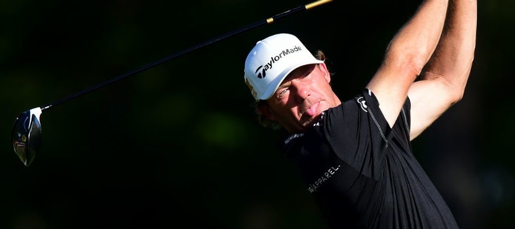 Alex Cejka entgeht dem Wind bei der Travelers Championship. (Foto: Getty)