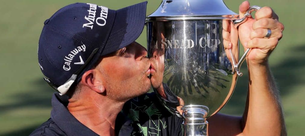 Henrik Stenson freut sich über den Sieg bei der Wyndham Championship 2017. (Foto: Getty)
