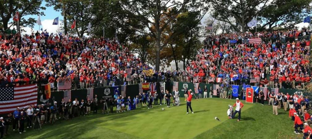 Auf dem Le Golf National in Paris wird die größte Tribüne der Ryder Cup Geschichte erbaut. (Foto: Twitter@RyderCupEurope)