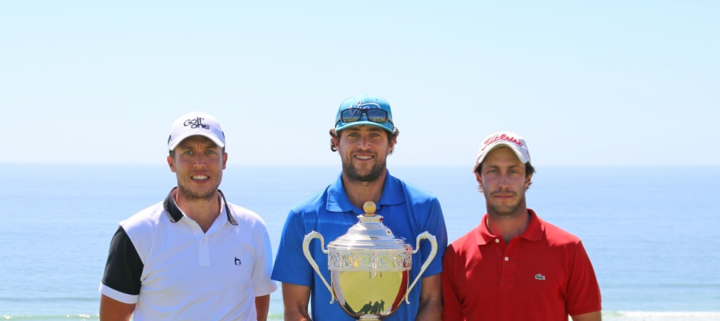 Romain Bechu (m.) gewinnt die Open Tazegzout, Stanislas Gautie (r.) wird Zweiter, Franck Daux (l.) wird Dritter. (Foto: Pro Golf Tour)