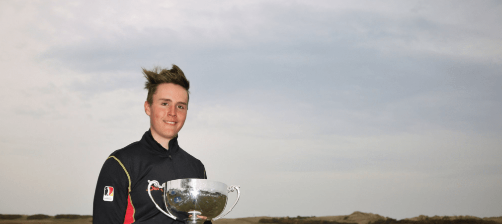 Ein glücklicher Patrick Schmücking nach dem Sieg bei der Scottish Boys' Open 2018. (Foto: Twitter/@ScottishGolf)