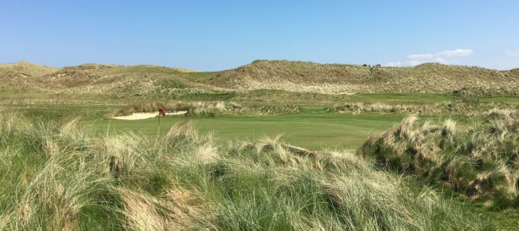 Golfen entlang der Dünen und im Rücken die