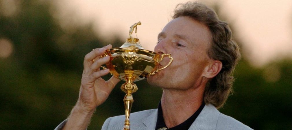 2004 schenkt Bernhard Langer