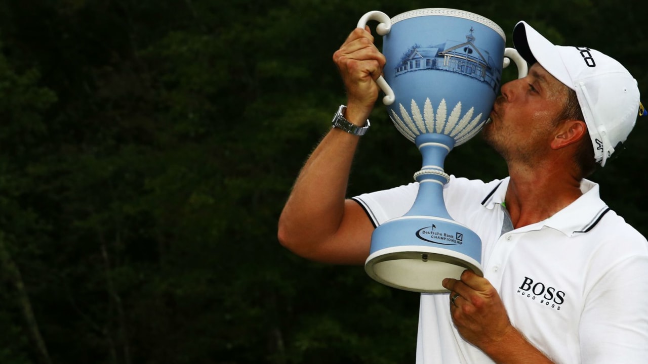 Genießt den Moment - Henrik Stenson gewinnt die Deutsche Bank Championship. (Foto: Getty)