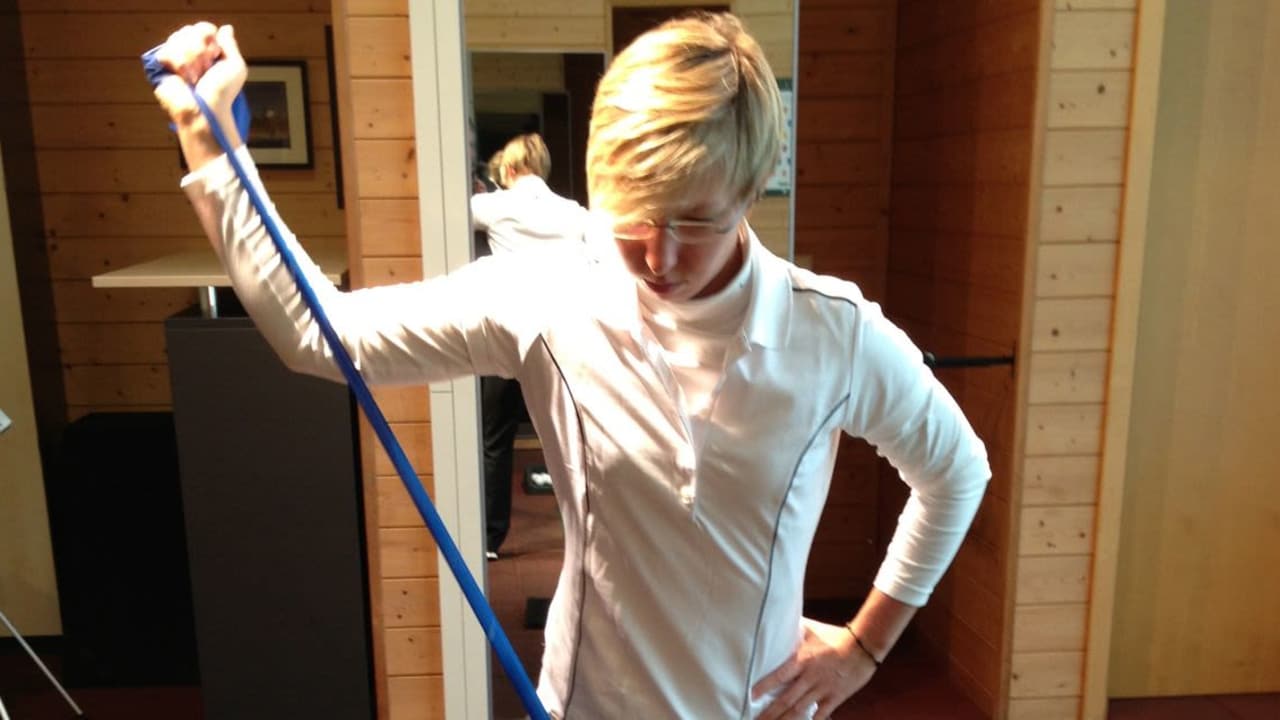 Ann-Kathrin Lindner mit Theraband