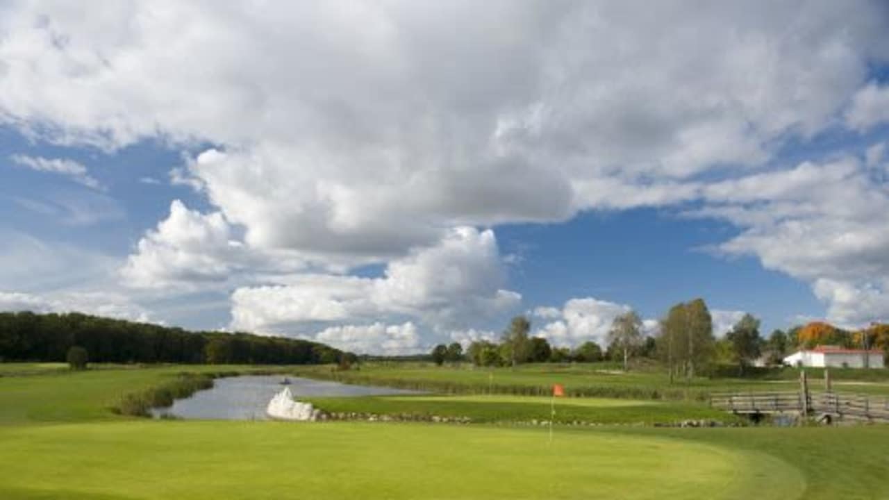 Einer unserer Leser darf sich über einen Golfurlaub in Strelasund freuen. (Foto: Golfpark Strelasund)