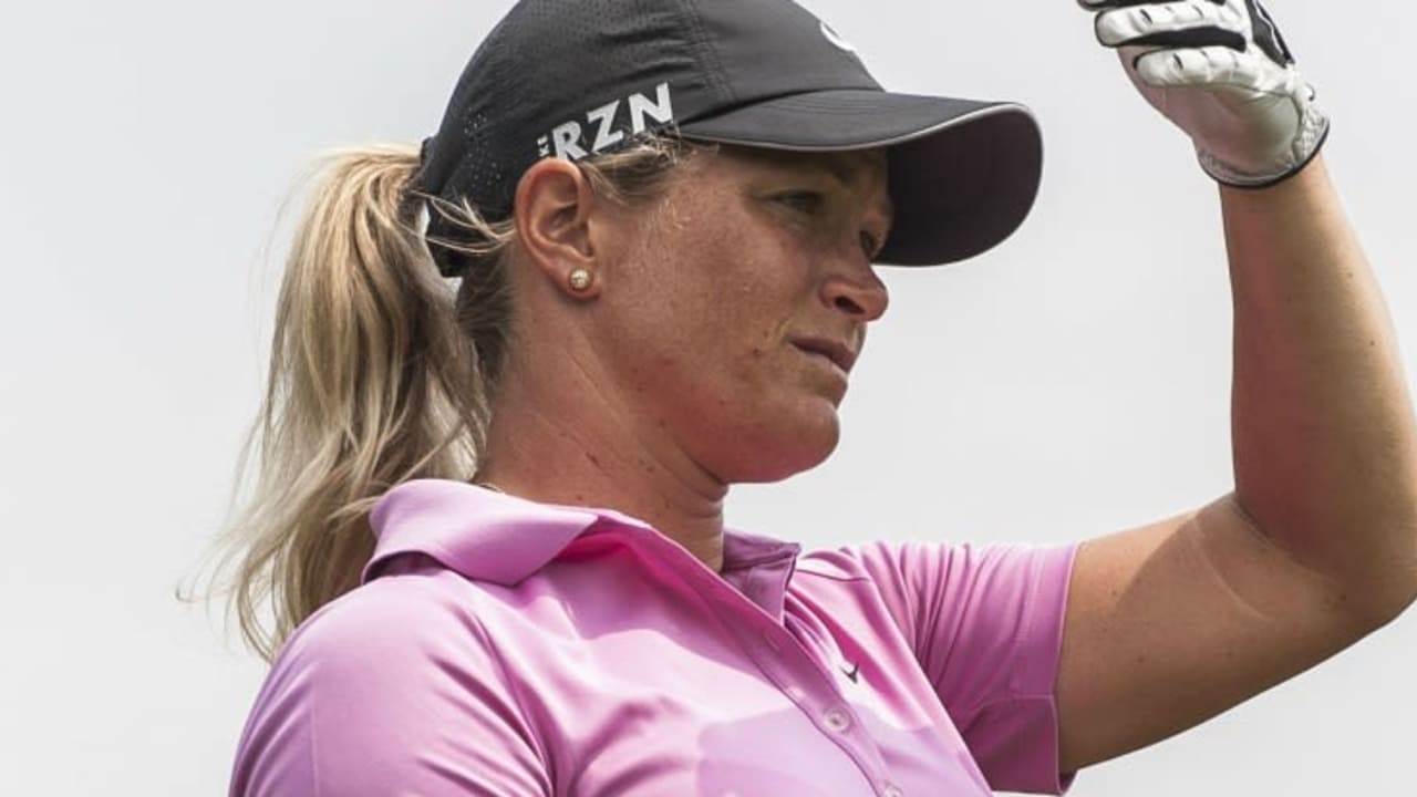 Suzann Pettersen aus Norwegen verteidigte am zweiten Tag der World Ladies Championship in China ihre Führung