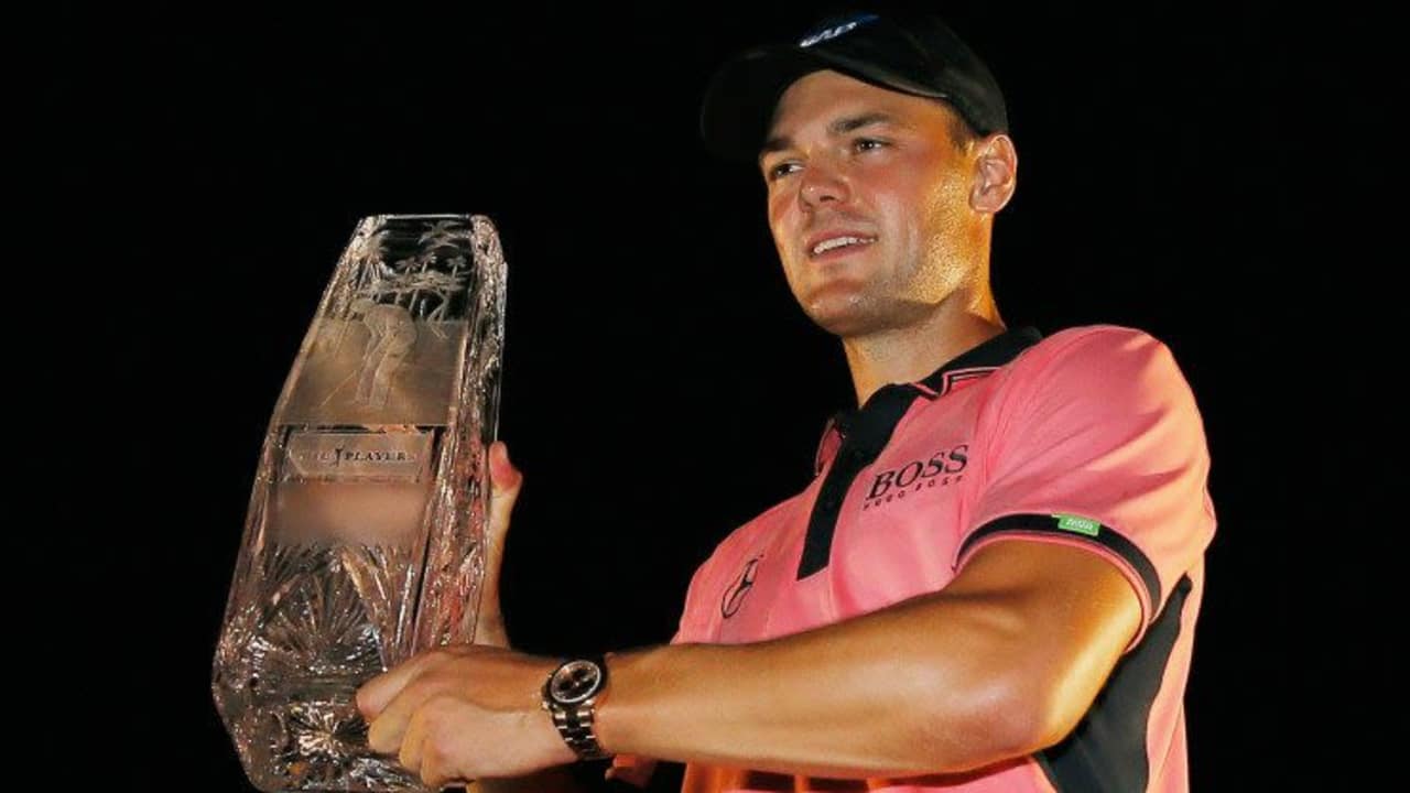Martin Kaymer mit dem Pokal der PLAYERS Championship 2014.