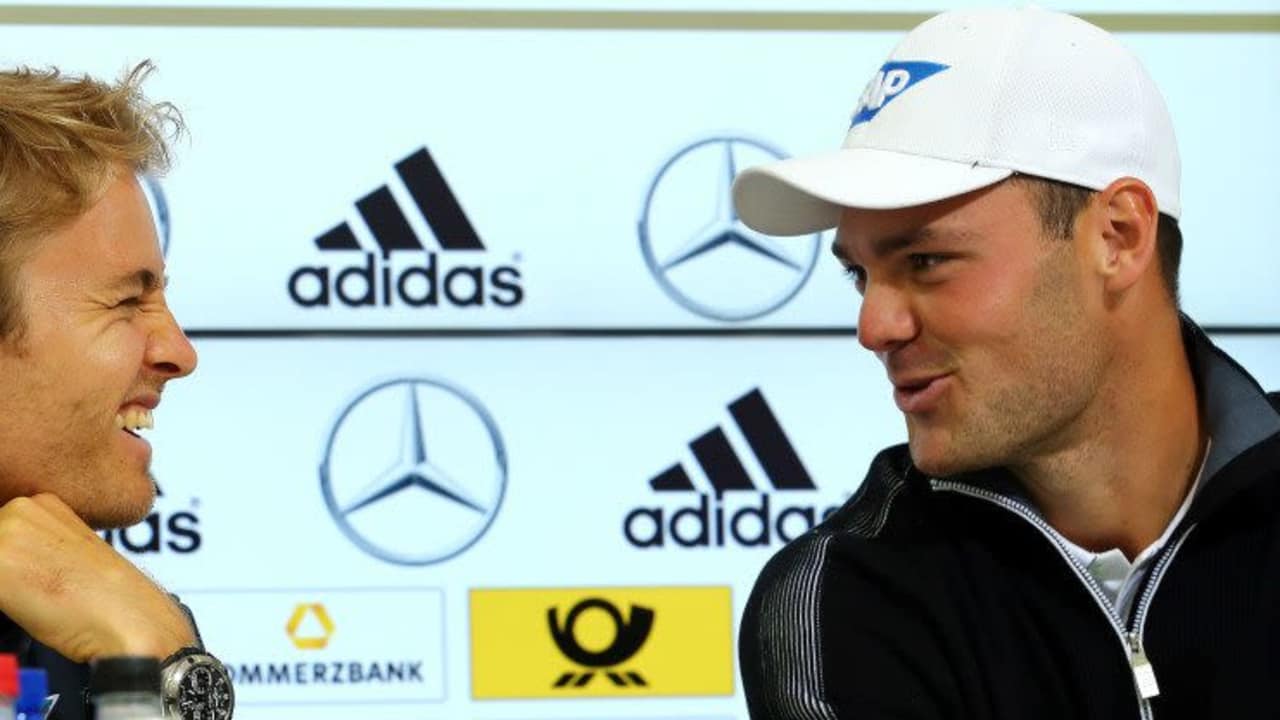 Martin Kaymer stattete dem DFB-Team im Trainingslager in Südtirol zusammen mit Formel-1-Pilot Nico Rosberg und DTM-Fahrer Pascal Wehrlein einen Besuch ab.