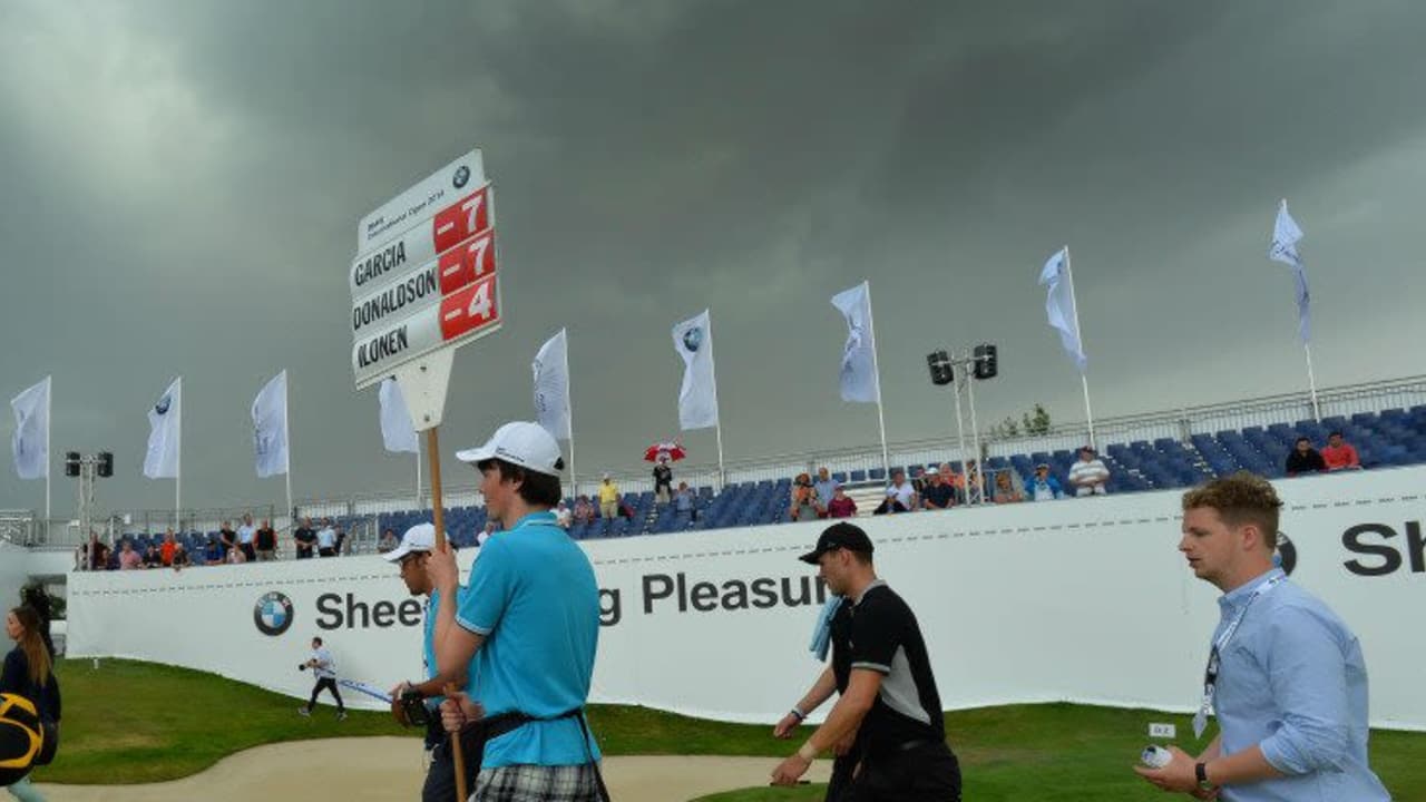 Eine Unwetterwarnung zwingt die Veranstalter der BMW International Open zu einem veränderten Zeitplan für den Finaltag.