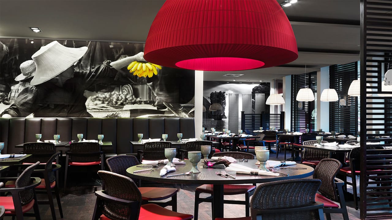 Entspannt im Marriott Hotel Zürich und genießt eine Runde Golf auf der Anlage des Golf Kyburg.