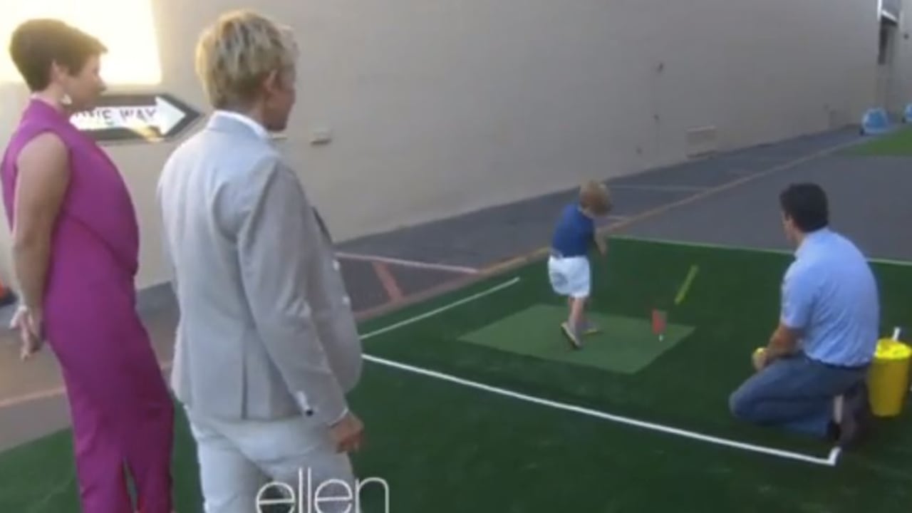 Der dreijährige Tommy Morrissey mit tollem Golfschwung (Foto: Youtube)