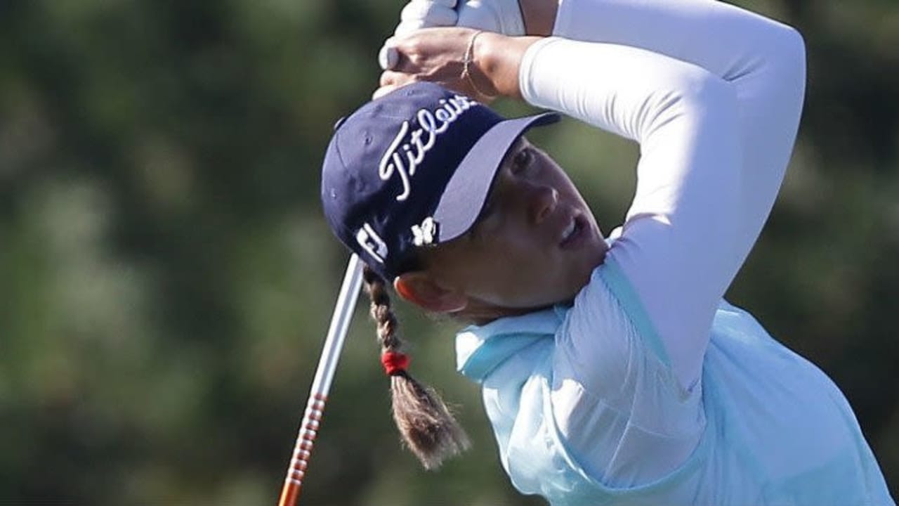 Die Französin Karine Icher spielte sich mit einer starken zweiten Runde an die Spitze der LPGA KEB HanaBank Championship.