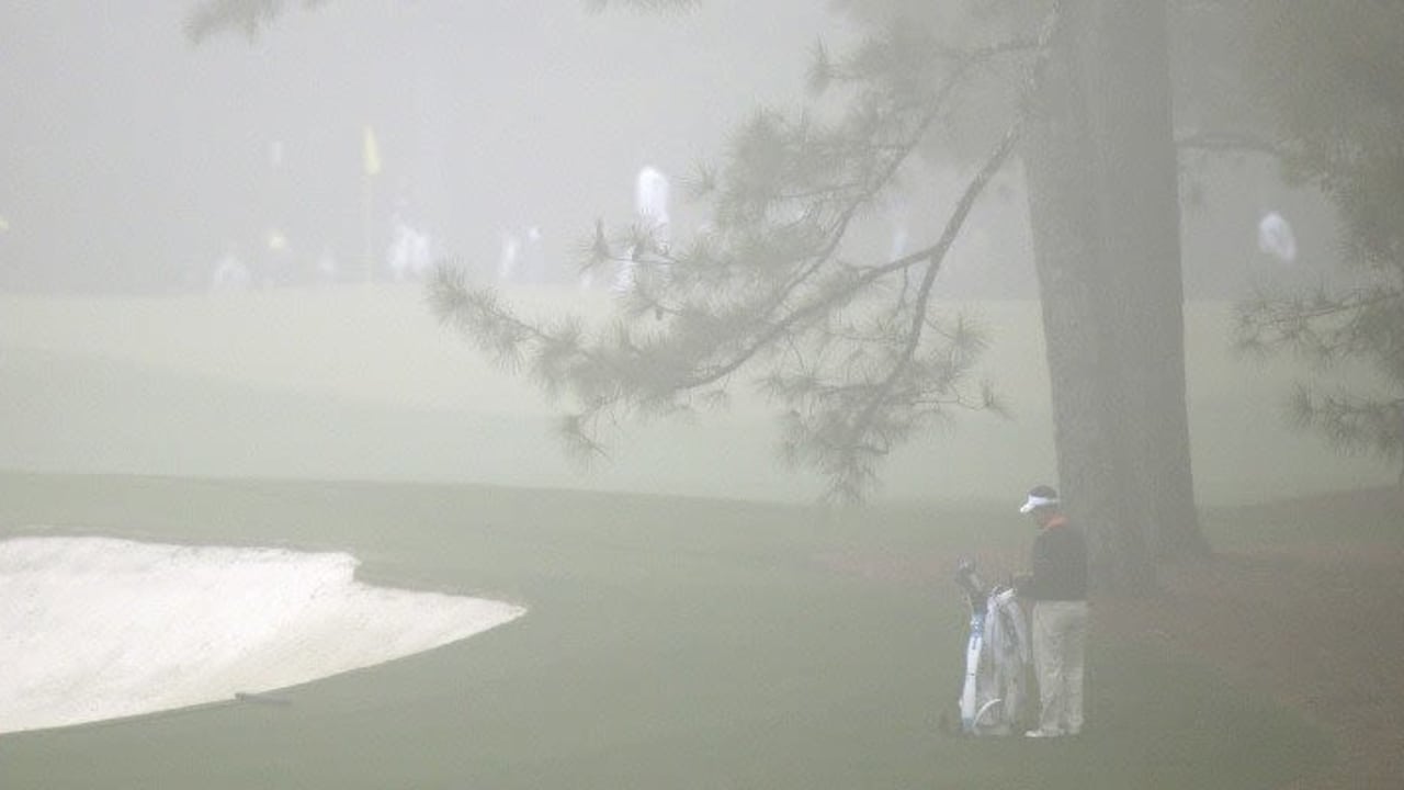 Das Golfspielen im dichten Nebel ist nicht immer die beste Idee und birgt einige Gefahren. Offizielle Regel gibt es nicht und Golfclubs vertrauen häufig auf die richtige Selbsteinschätzung ihrer Mitglieder. (Foto: Getty Images)