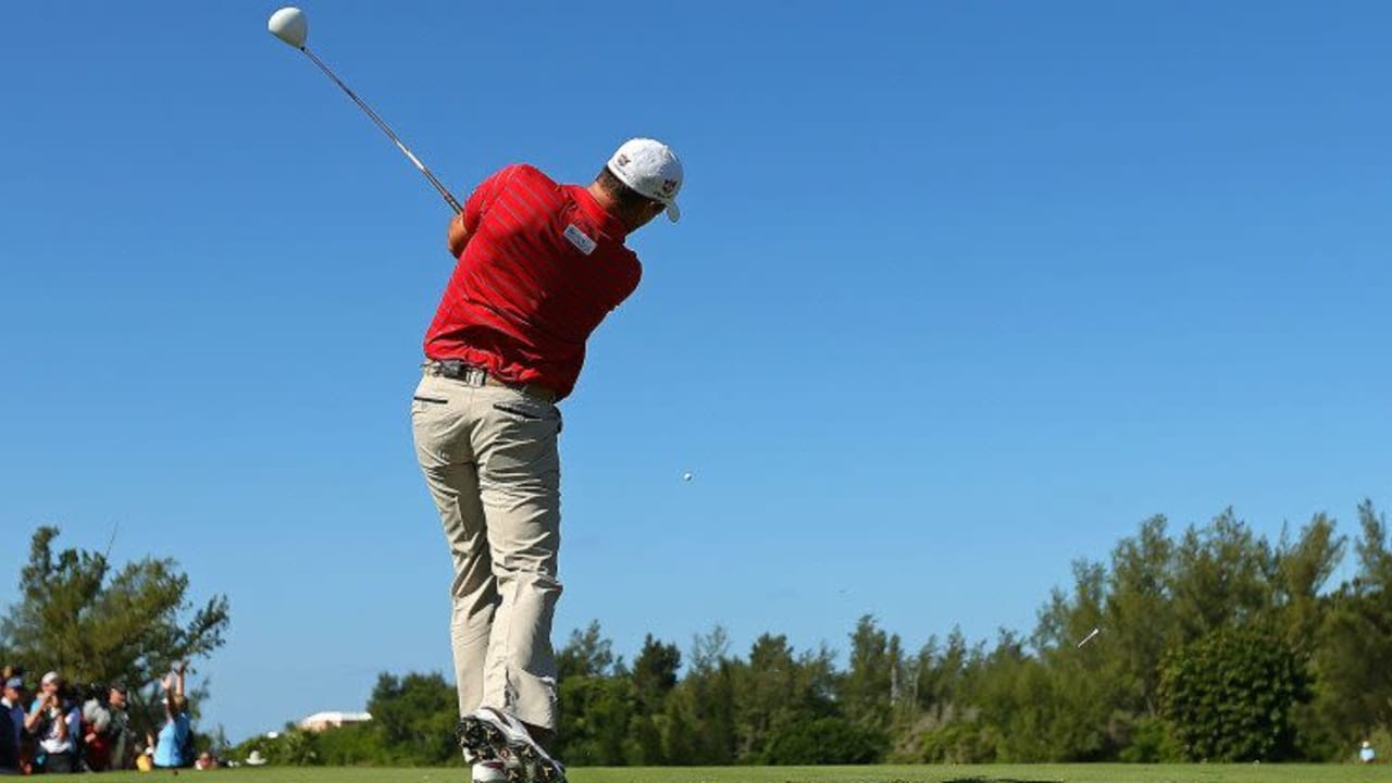 Padraig Harrington zeigt als dreifacher Major-Gewinner auf der Driving Range seine ganz eigene Technik. (Foto:Getty)