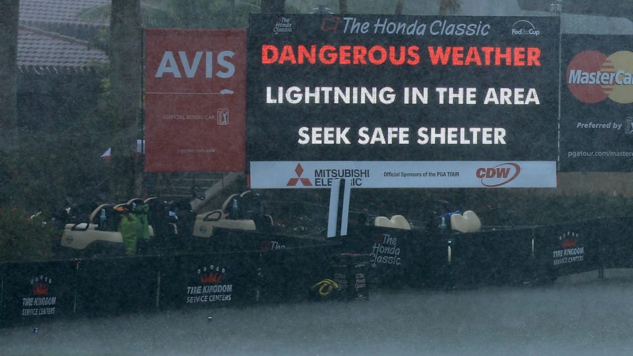 Die PGA Tour ließ die Caddies bei der Honda Classic im wahrsten Sinne des Wortes im Regen stehen.