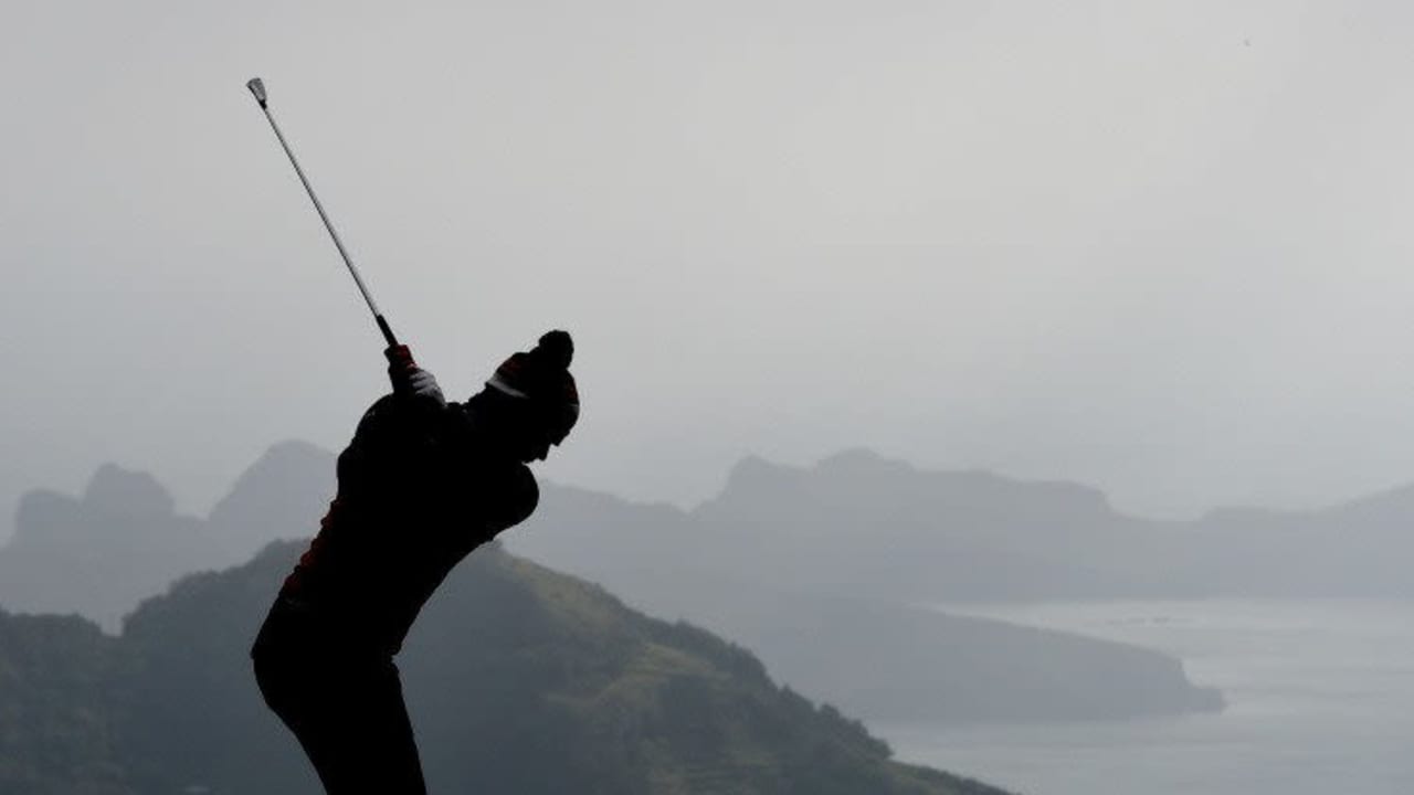 Nichts für Schön-Wetter-Golfer! Die Madeira Islands Open stellen die Pros auf die Probe. (Foto: Getty)