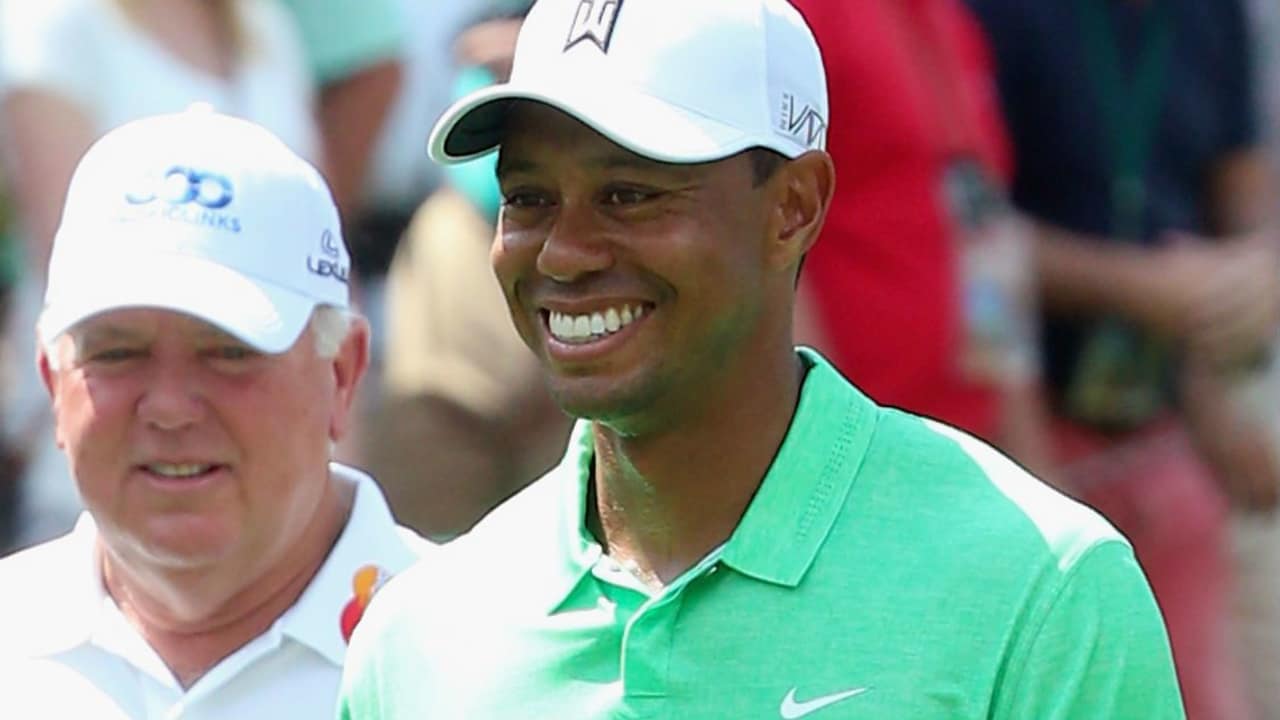 Tiger Woods präsentierte sich beim Par-3-Contest in Augusta gut gelaunt und hatte häufig ein Lachen im Gesicht.