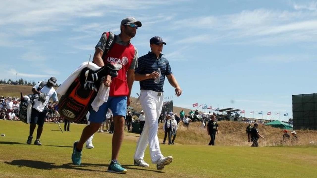 Jordan Spieth gewinnt die US Open 2015 mit einer lückenlosen Ausrüstung von Titleist. (Foto: Getty)