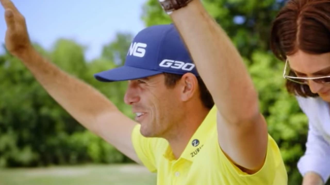 Auch wenn es aussieht, als hätte er das schon einmal gemacht - Billy Horschel wurde noch nie verhaftet, sagt er. (Foto: Youtube)