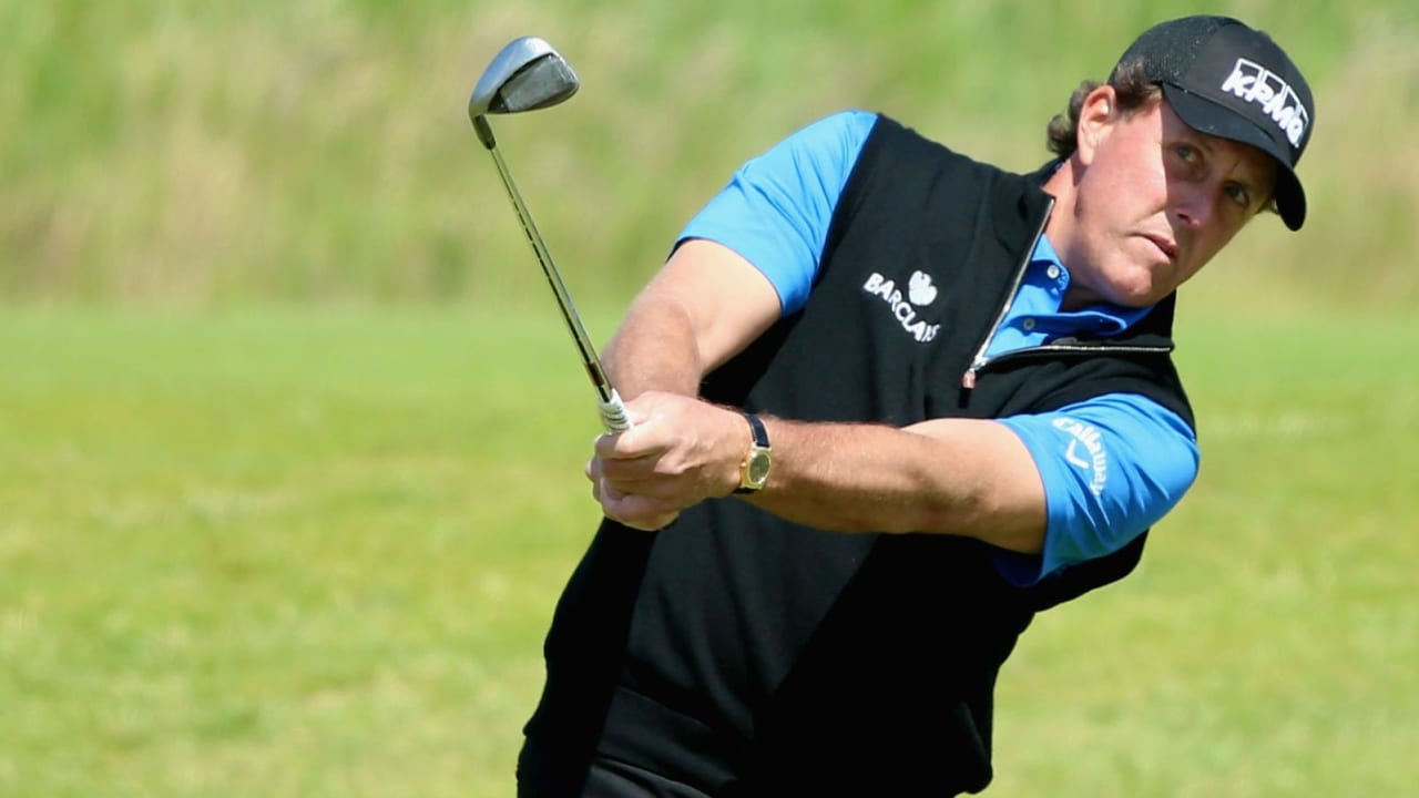 Machen Sie es wie Phil Mickelson. Im Trainingstipp geht es um Chippen und um Distanzkontrolle.