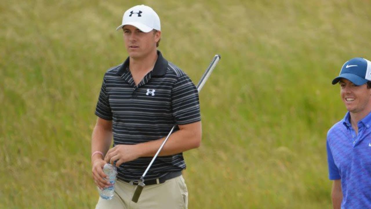 Jordan Spieth nutzt die Verletzungspause von Rory McIlroy um ihm immer mehr auf die Pelle zu rücken. (Foto: Getty)