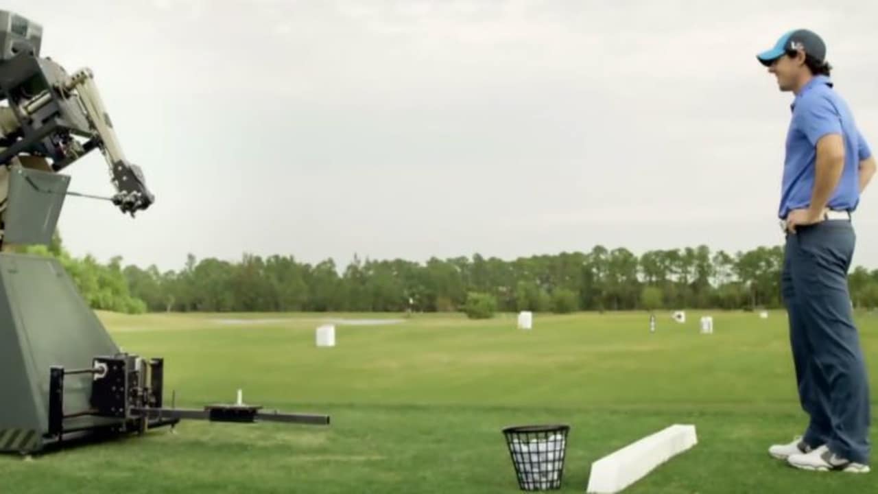 Rory McIlroy nimmt das Duell gegen einen Roboter auf, natürlich für einen Werbespot.
