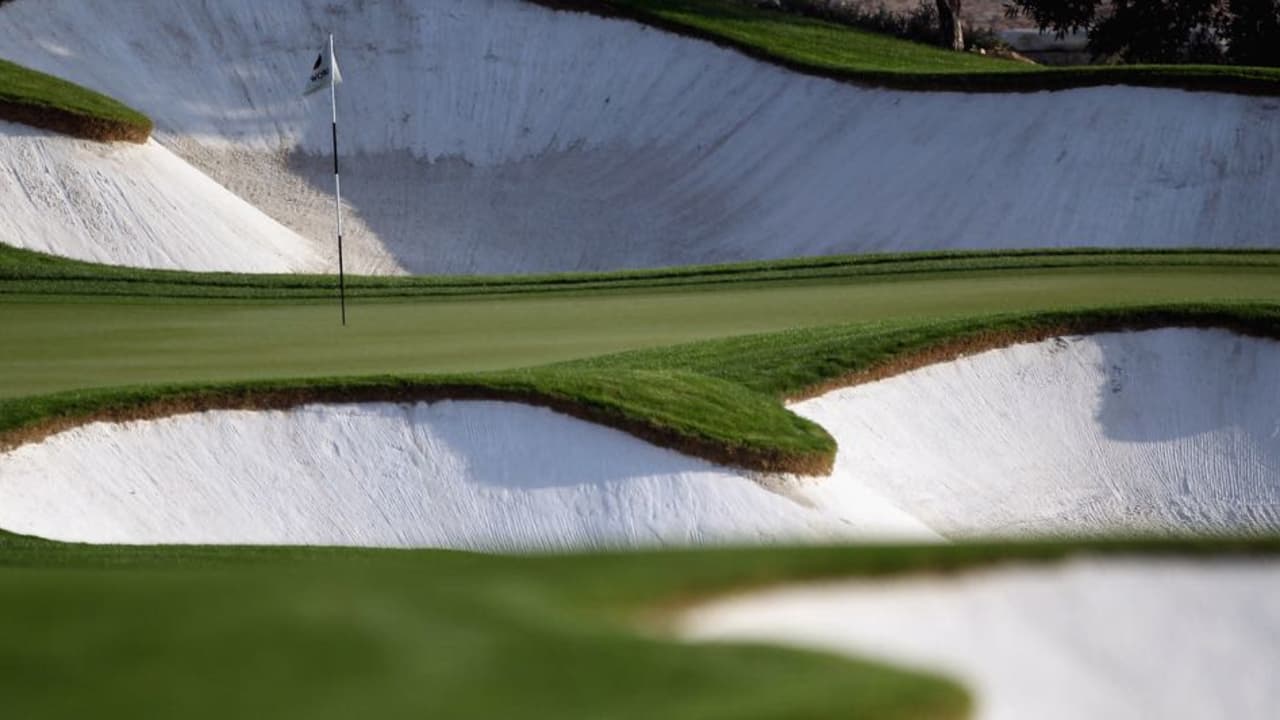 Noch einmal antreten, dann ist die European-Tour-Saison 2015 Geschichte. Wer sich den Titel wohl holt? Entschieden wird's auf dem Earth Course (Bild) des Jumeirah Golf Estates. (Foto: Getty)