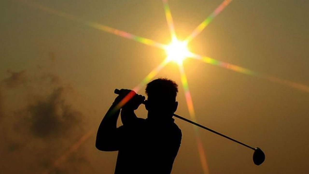 Auf dem Amata Spring Country Club der Sonne entgegen. (Foto: Getty)