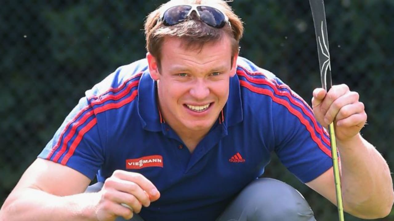 Neben der Rodelbahn ist Felix Loch auch auf dem Golfplatz anzutreffen.