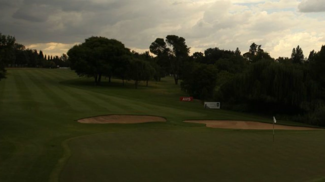 Wegen eines nahenden Gewitters wurde auch die dritte Runde der South African Open abgebrochen. (Foto: Getty)