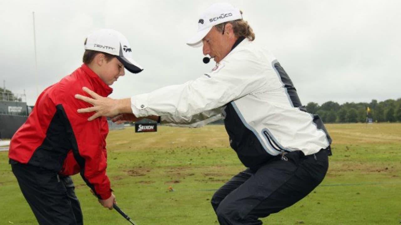 Von Bernhard Langer können sicher nicht nur junge Golfer etwas lernen. (Foto: Getty)