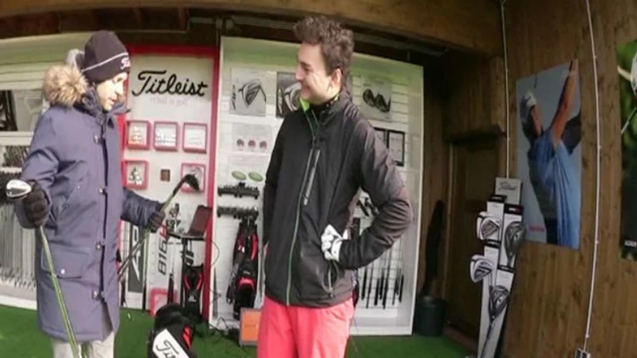 Golf Post Redakteur Yannick Beyss im Gespräch mit Jan Bellenhaus, Area Sales Manager bei Titleist. (Foto: Golf Post)