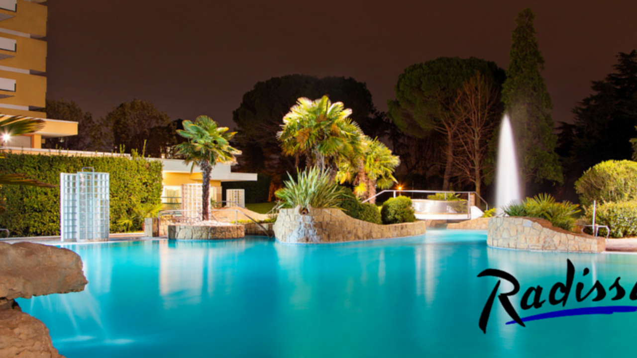 Das Radisson Blu Terme di Galzignano besitzt eine großzügige Pool- und Thermenlandschaft. (Foto: musement.com)