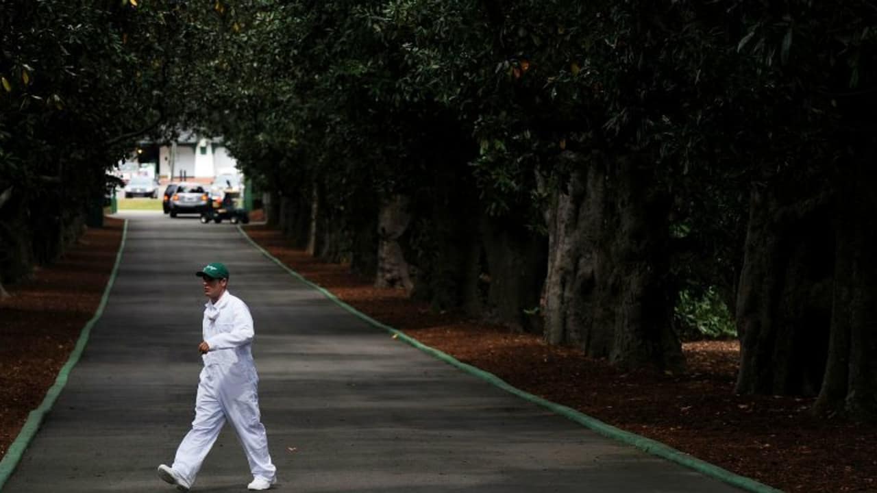 Die Zufahrt zum Augusta National Club, die Magnolia Lane, ist die letzte Hürde auf dem Weg zum Masters und in eine sagenumwobene Welt. (Foto: Getty)