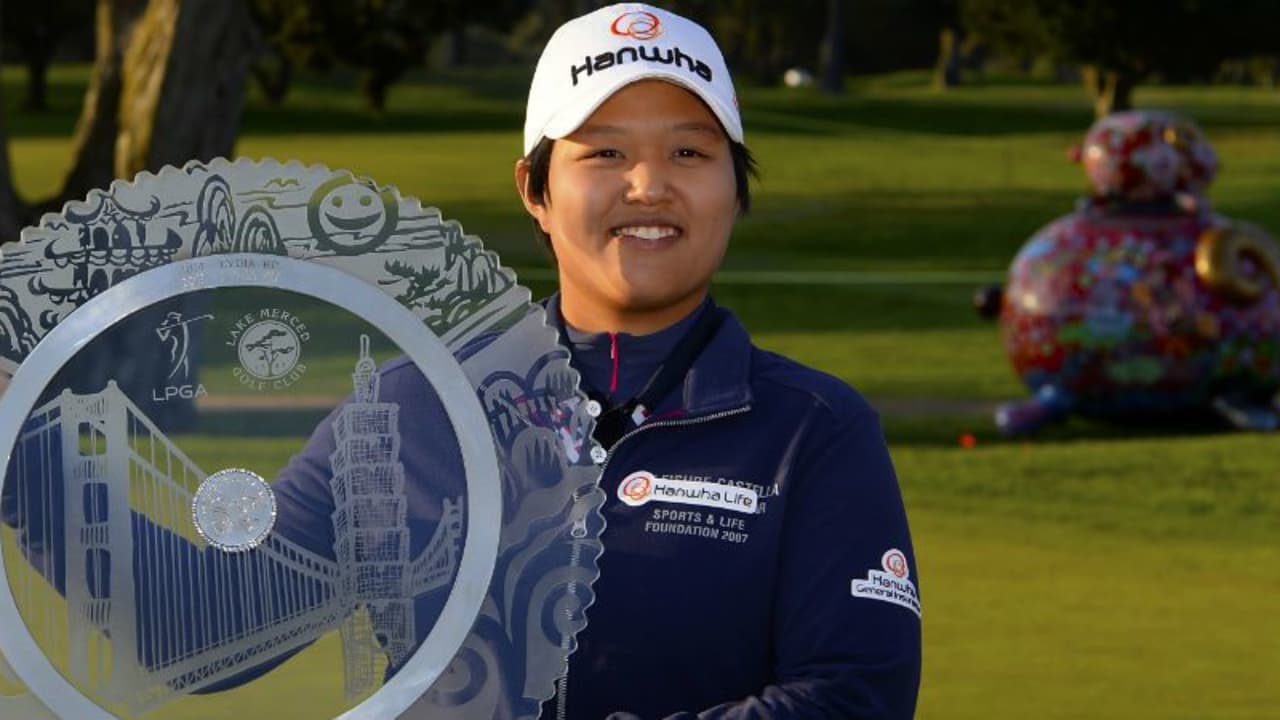 Die Japanerin Haru Nomura konnte sich am windigen Finaltag den Titel bei der Swinging Skirts LPGA Classic sichern. (Foro: Getty)