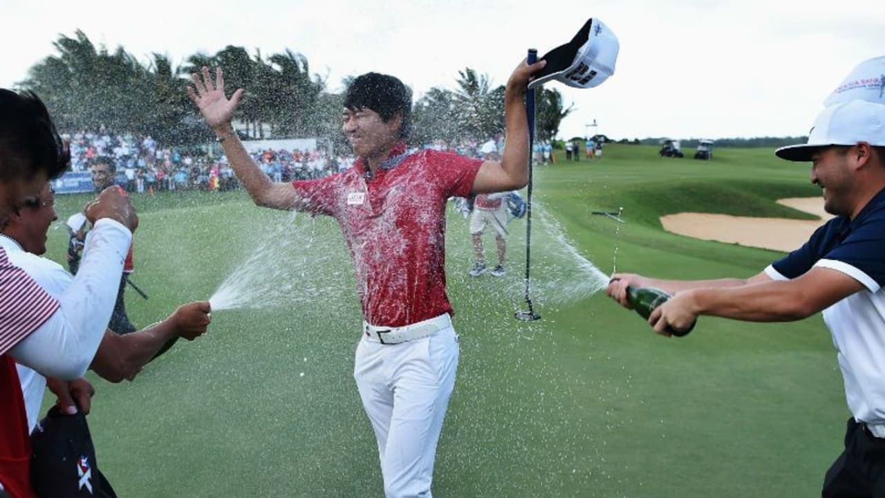 Überschäumender Jubel bei der AfrAsia Bank Mauritius Open: Jeunghun Wang sichert sich denkbar knapp den Turniersieg. (Foto: Getty)