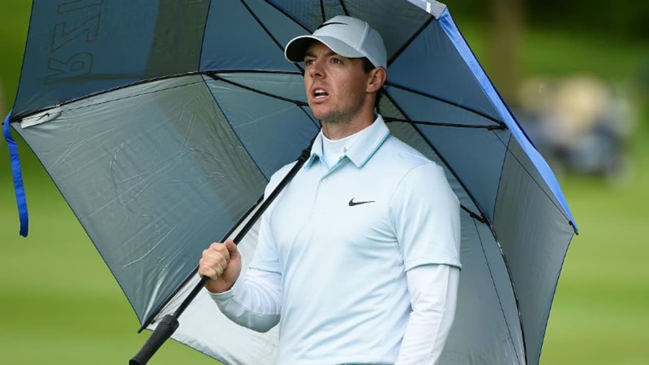 Einem echten Iren macht auch der Regen nichts aus. Rory McIlroy ließ sich vom Wetter am Moving Day der Irish Open nicht beeindrucken. (Foto: Getty)
