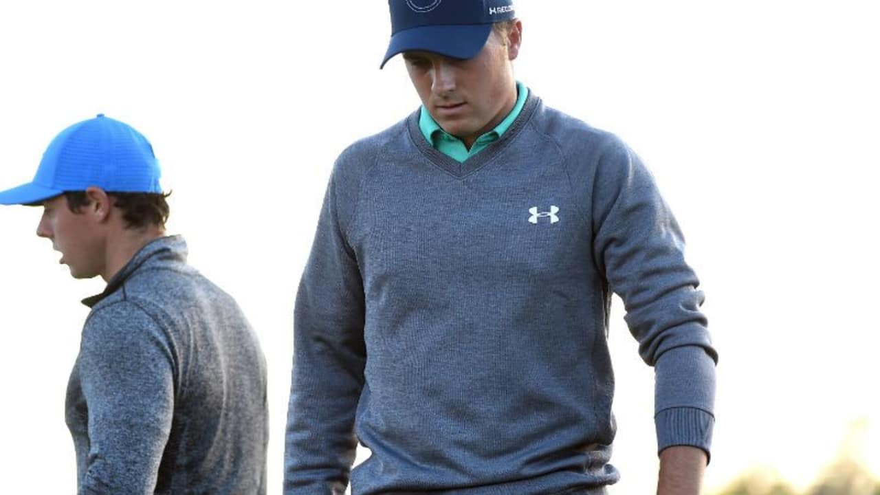 Wenig Grund zur Freude: Rory McIlroy und Jordan Spieth befinden sich momentan nur im Schatten von Jason Day. (Foto: Getty)