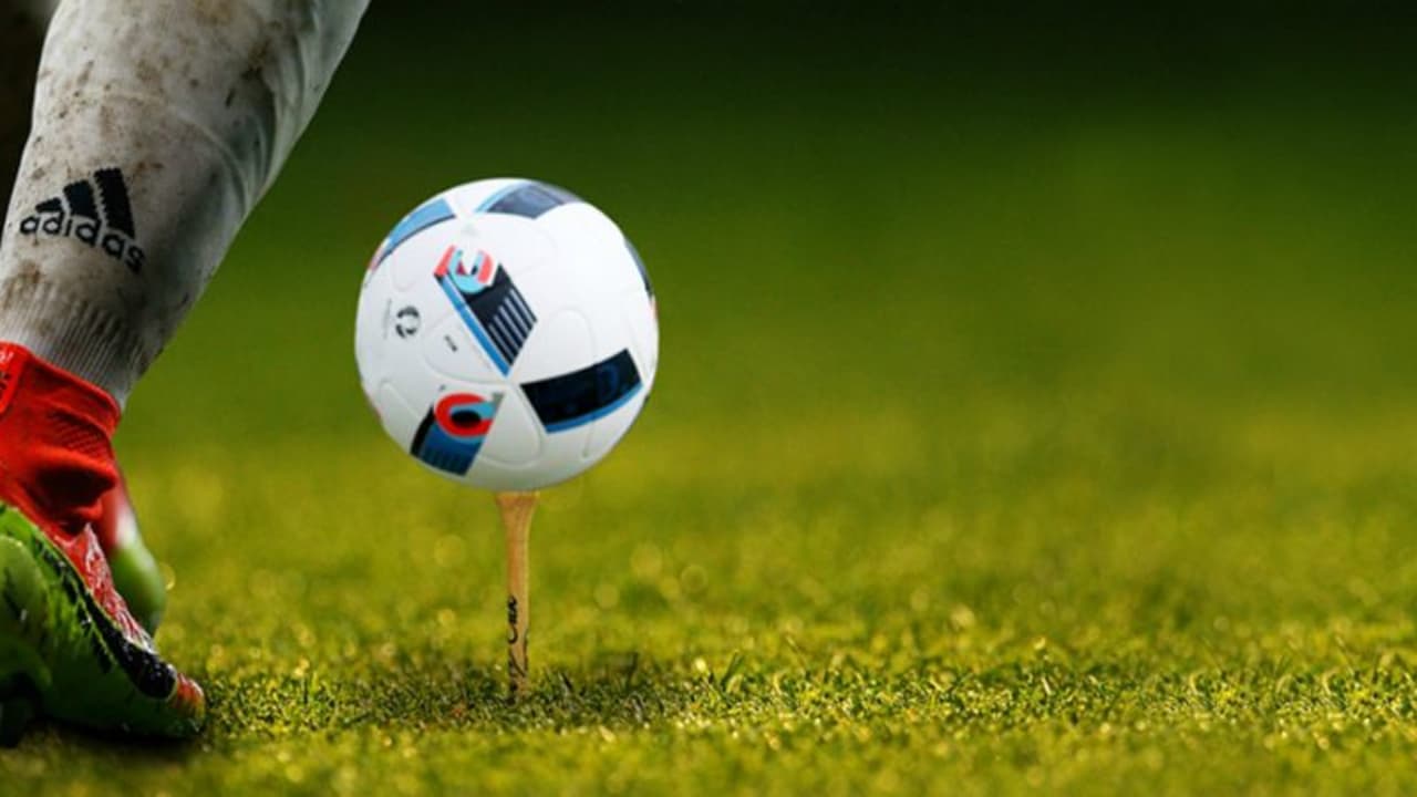 Am 10. Juni startet die Europameisterschaft. Jetzt den Spielplan zur UEFA EURO 2016 mit allen Informationen herunterladen.