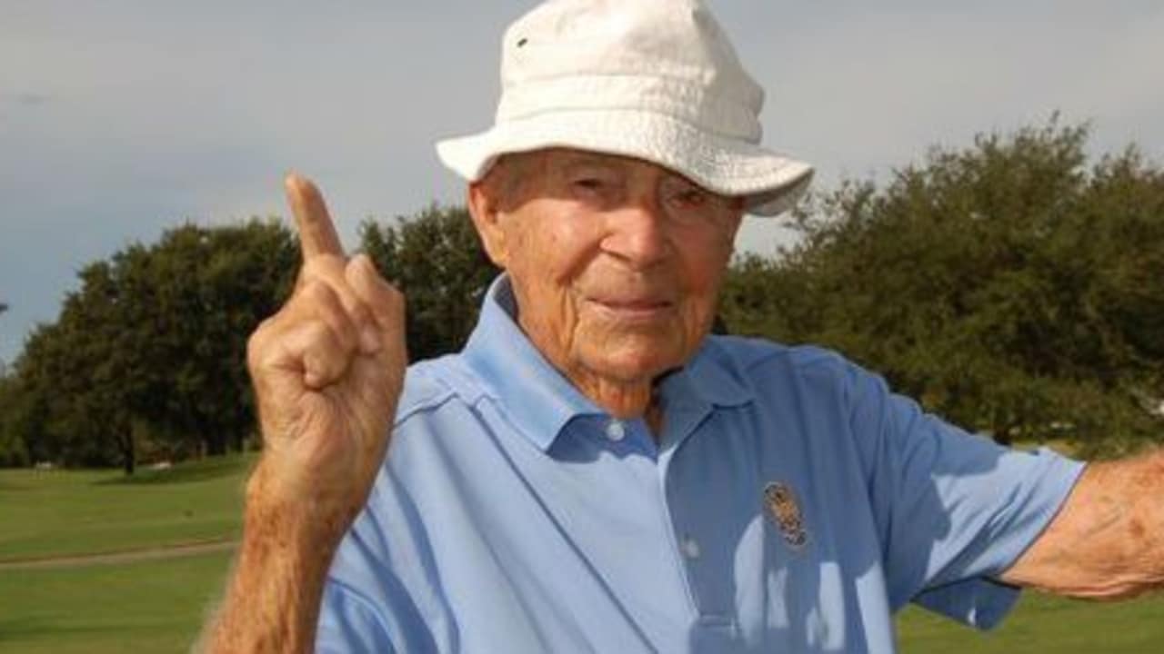 Gus Andreone ist der älteste lebende PGA Golf Professional. Mit 103 Jahren hat er sein achtes Hole-in-One gespielt. (Foto: Twitter/Bob Denny@pgahistorybug)